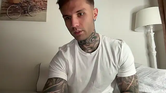 Snapshot of Larsskeet chatting on October 8, 1:48 pm Larsskeet online show from October 8, 1:48 pm