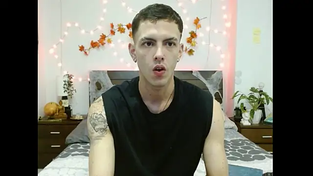 Dejavu11 online show from October 11, 4:05 am