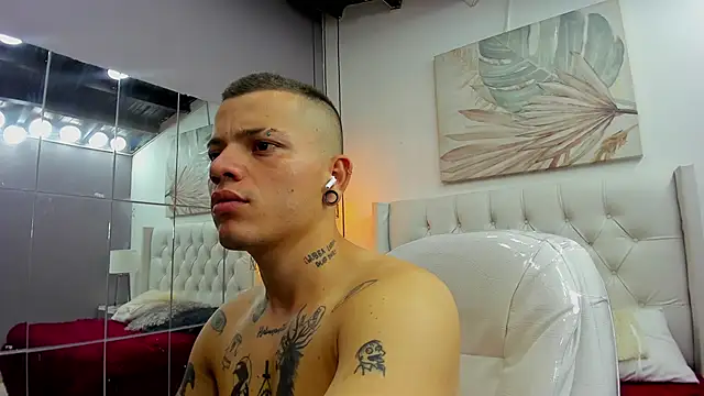 wildthor26 online show from February 24, 4:35 am