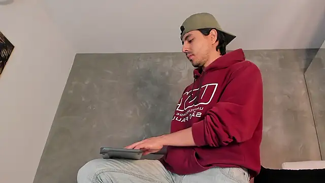 dylan cross  online show from January 14, 11:26 am