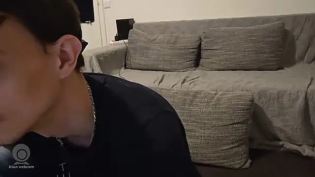 Chrisou73 online show from March 18, 8:01 pm