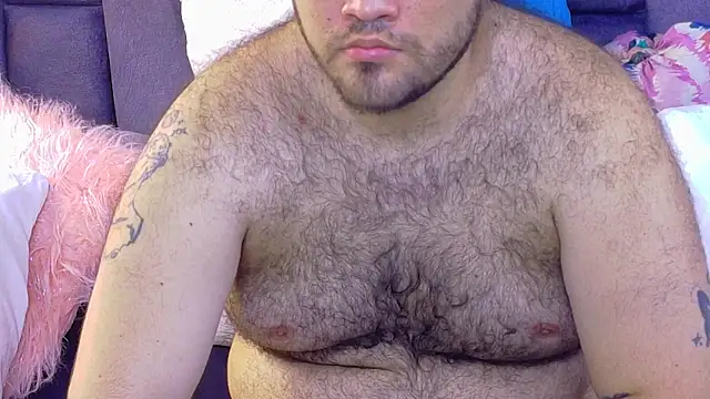Snapshot of big_bearr chatting on October 11, 10:47 pm big bearr online show from October 11, 10:47 pm