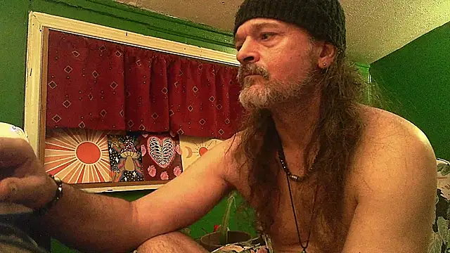 HippieDad333 online show from April 19, 1:49 am