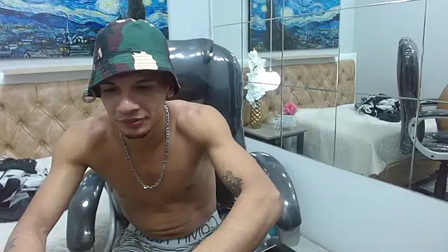 Snapshot of JackBanger_ chatting on October 13, 2:28 am JackBanger online show from October 13, 2:28 am
