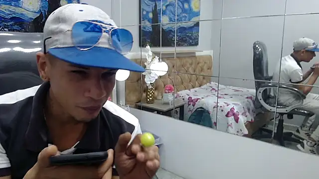 Snapshot of JackBanger_ chatting on October 4, 1:54 am JackBanger online show from October 4, 1:54 am