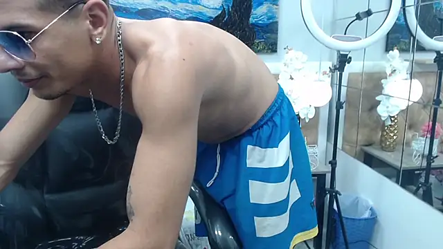 Snapshot of JackBanger_ chatting on October 2, 12:58 am JackBanger online show from October 2, 12:58 am