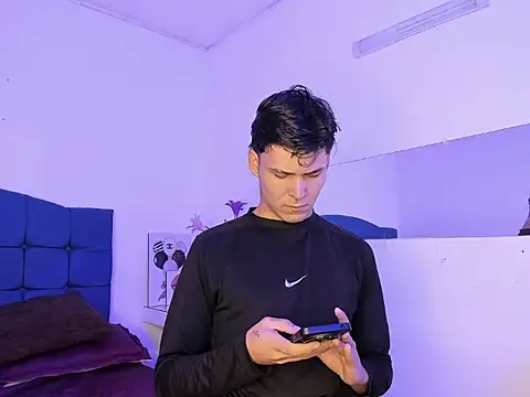 Aaron Foxxx online show from January 6, 1:15 pm