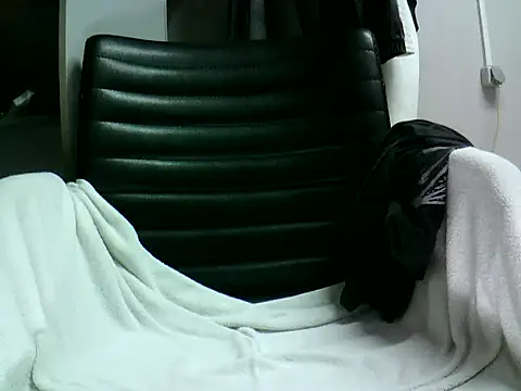 Snapshot of krerem chatting on October 1, 2:32 pm krerem online show from October 1, 2:32 pm