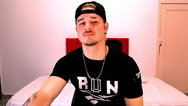 AlexPiersss online show from November 4, 7:04 pm