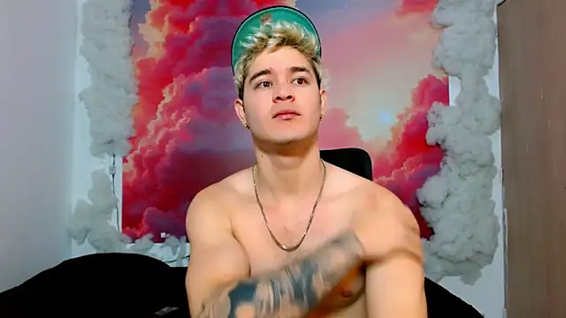 AlexPiersss online show from December 2, 7:17 pm