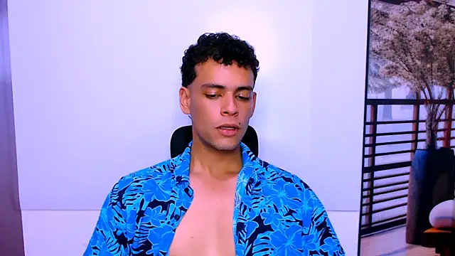 Snapshot of DominicBlazze chatting on October 7, 9:08 pm DominicBlazze online show from October 7, 9:08 pm