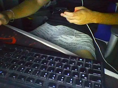Snapshot of AlbertoRuiz086 chatting on October 14, 6:53 am AlbertoRuiz086 online show from October 14, 6:53 am