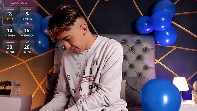 Lian Miller1  online show from March 18, 12:41 pm