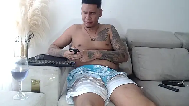 Adrew fox online show from November 19, 9:03 pm