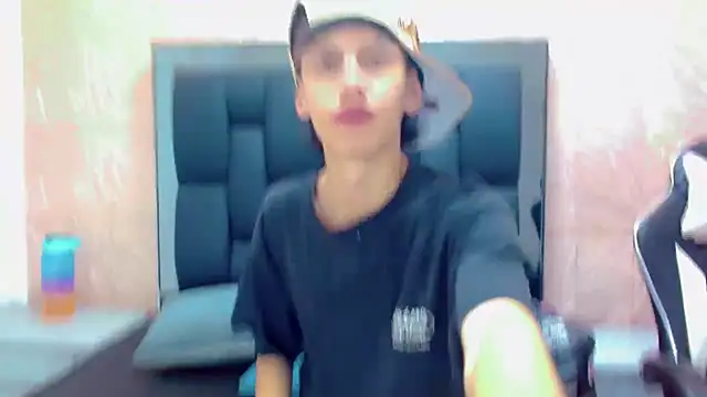 thaigo twink38 online show from December 2, 5:10 am