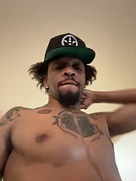 thefreakscomeoutatnight online show from October 25, 4:42 pm