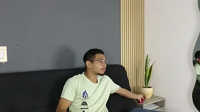 Jaybrown  1 online show from October 14, 11:17 am