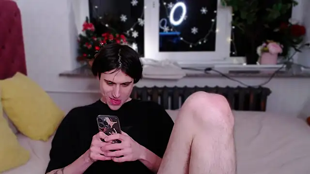 Ellis Rin online show from December 3, 9:54 pm