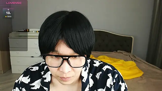 KaiChicken online show from April 6, 8:09 pm