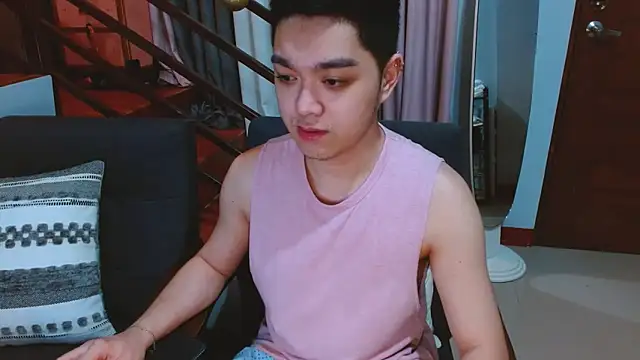 JayKarLo online show from October 29, 3:26 pm