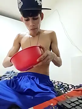 mazo18 online show from April 24, 2:03 am