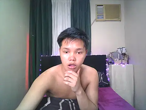 Snapshot of hot_babyboy26 chatting on October 1, 11:36 am hot babyboy26 online show from October 1, 11:36 am