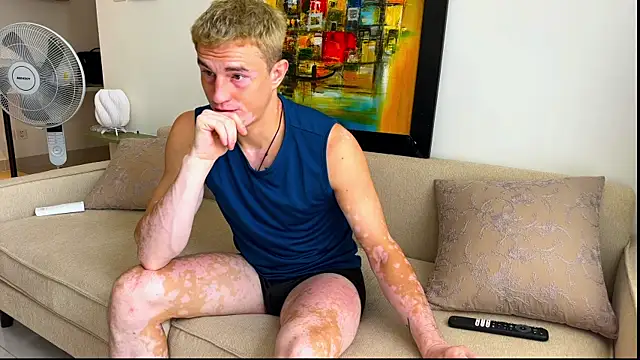 YummyGann online show from November 29, 1:40 am