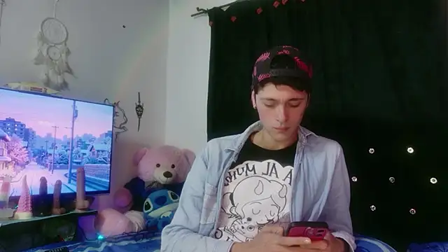 Tyler cat online show from December 17, 10:44 am