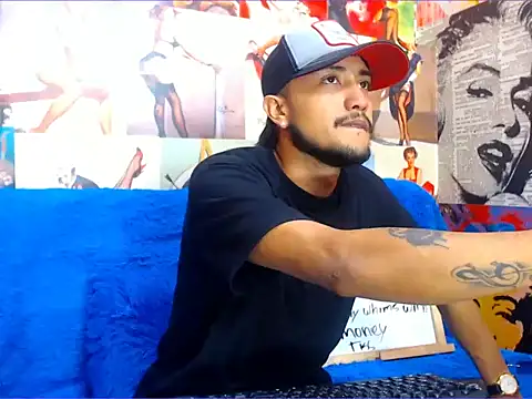 Snapshot of dazo_vnzl12 chatting on October 15, 1:02 am dazo vnzl12 online show from October 15, 1:02 am