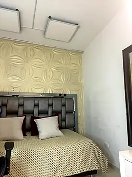 Ezzio Scolaro online show from December 16, 10:50 pm