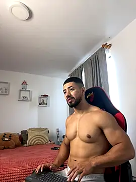 Ezzio Scolaro online show from November 11, 12:21 pm