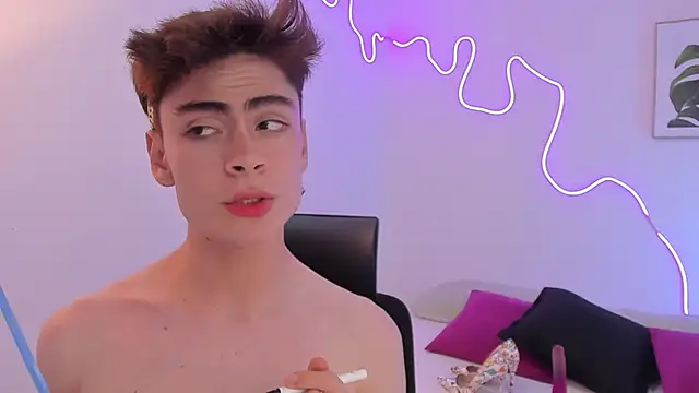 Sam Clark online show from November 18, 3:21 am