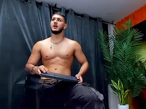 jasonshaw25 online show from March 2, 5:53 pm