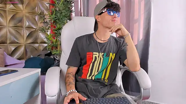 imsammytop online show from October 21, 1:25 pm