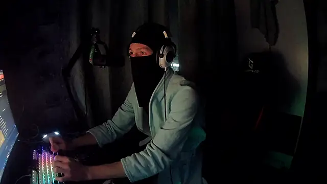 suicdemask online show from February 19, 4:36 pm