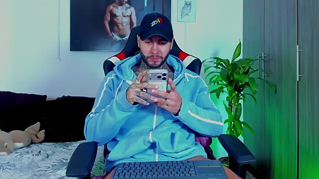 Danny Willson online show from April 15, 6:41 pm