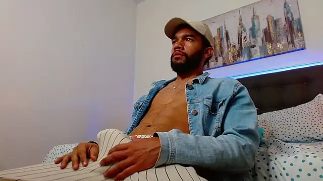 andresnoir  online show from December 20, 2:13 pm