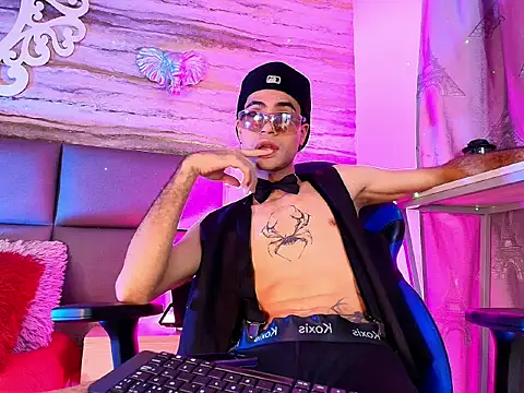 Snapshot of JacobBlackwell_ chatting on October 10, 8:35 pm JacobBlackwell online show from October 10, 8:35 pm