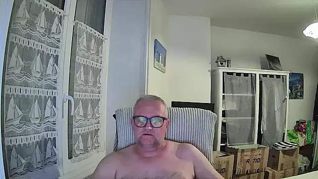macdut67 online show from April 15, 11:37 pm
