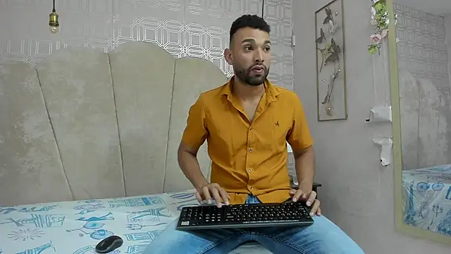 onlymen2025 online show from October 20, 8:57 pm