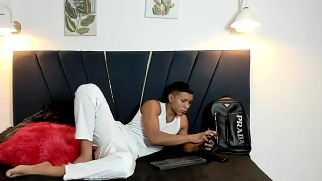 Snapshot of cosmicbi chatting on October 9, 5:40 pm cosmicbi online show from October 9, 5:40 pm