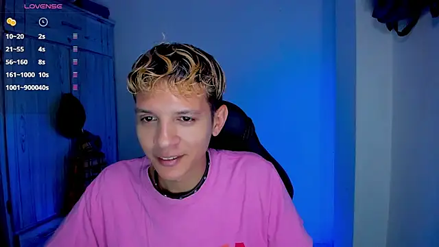 tylernova online show from March 20, 3:43 am