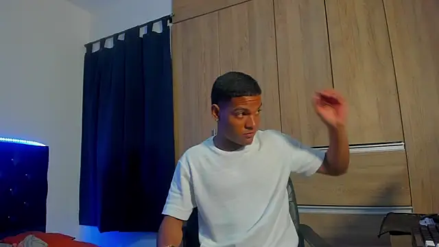 isaac master77 online show from November 11, 2:49 am