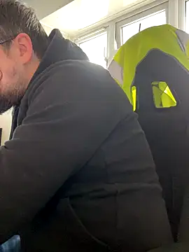 Otis Firefly online show from November 18, 1:04 pm