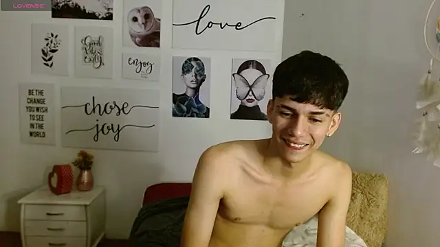 AmethystShadow17 online show from November 22, 6:18 pm