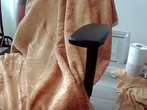 Batboy94 online show from April 11, 1:14 pm