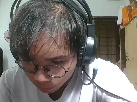 kave2033 online show from November 14, 3:35 pm