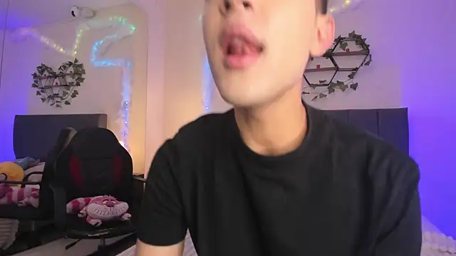 JustinCastiblanco online show from December 22, 11:40 am