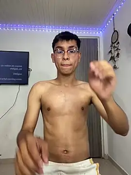 Muchachito18 online show from February 1, 5:06 am