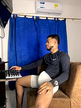 Kylian Alessandro online show from November 26, 11:35 am